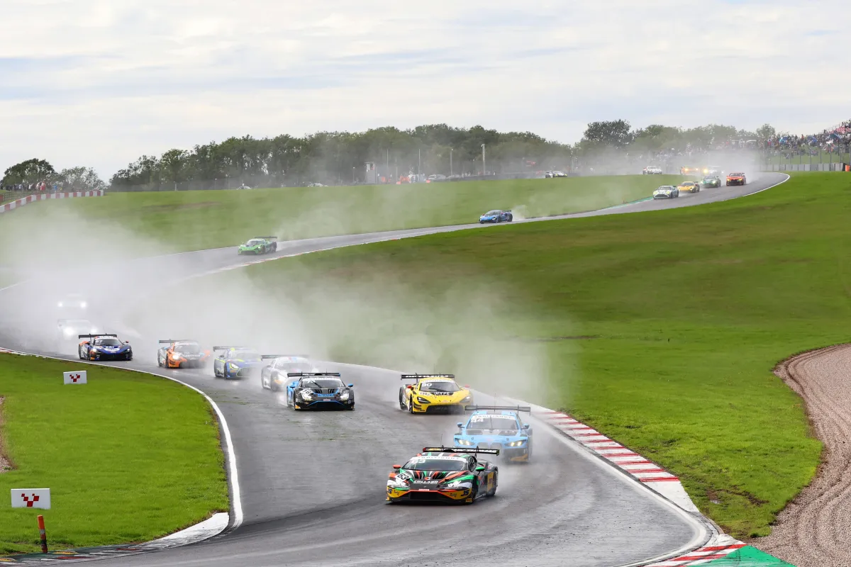 Barwell grabs British GT Championship lead with dominant Donington win