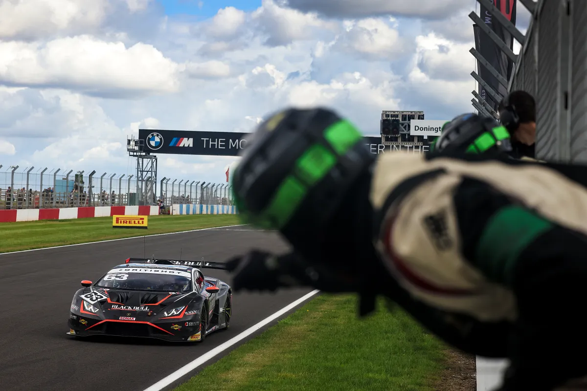Dominant at Donington: Victory and GT3 Teams' title for Barwell