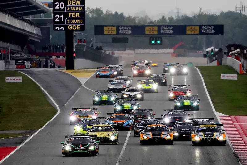 Sensational pole and twin podiums for Barwell in Barcelona